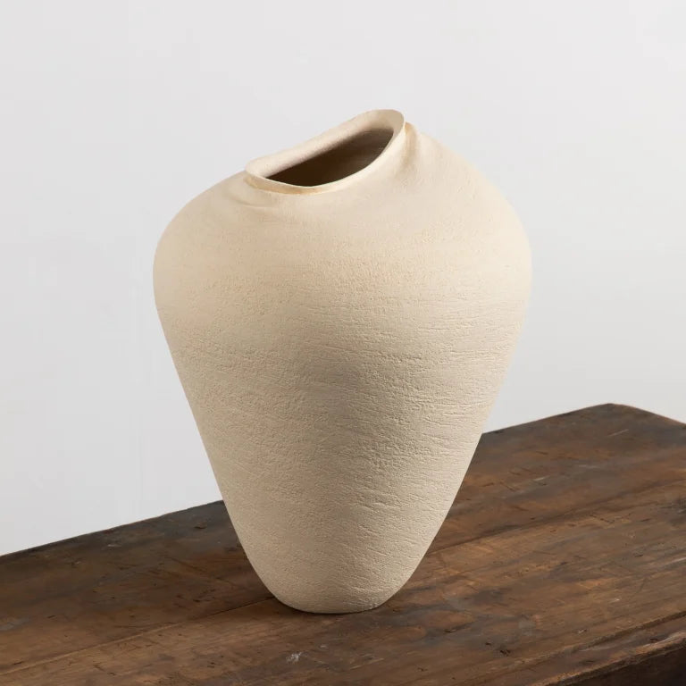Csepp — Asymmetrical Ceramic Vase