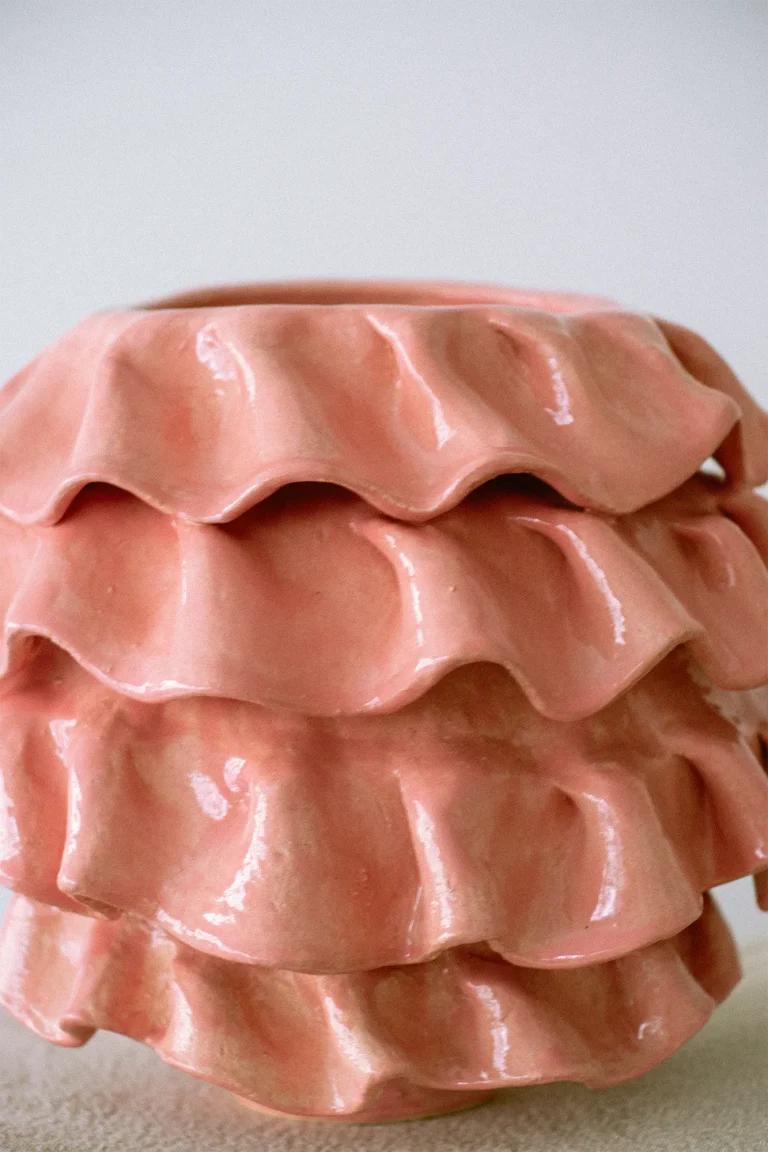Fodor — Pink Ceramic Vase with Ruffles
