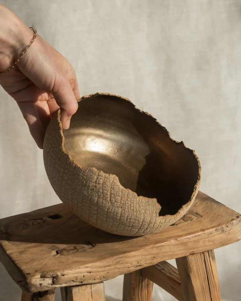 Héj — Ceramic Bowl with Torn Rim